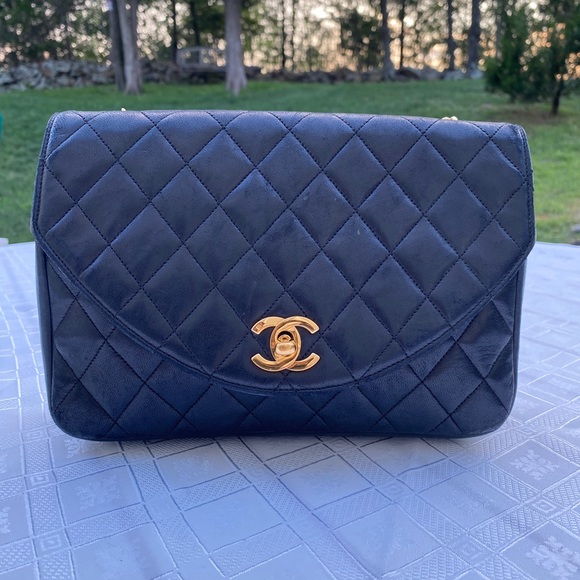 SOLD SOLD SOLD CHANEL Quilted Matelasse CC Logo Lambskin Chain Shoulder Bag - Picture 2 of 16